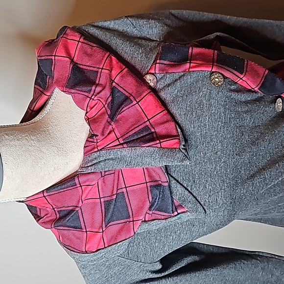 Tunic - Picture 2 of 6